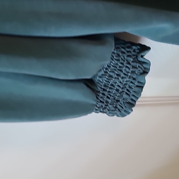 Top - Picture 3 of 4